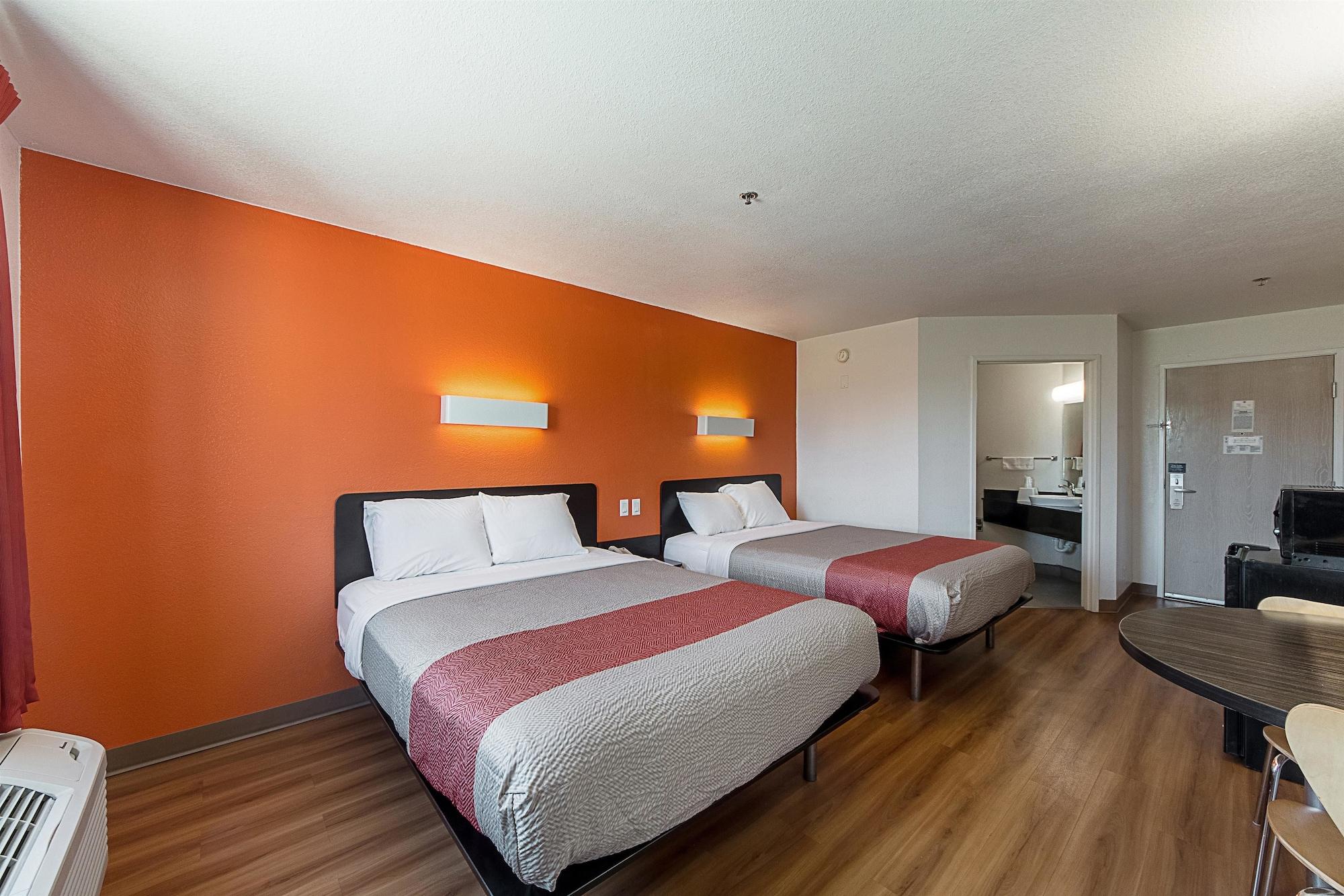 Motel 6-San Antonio, Tx - Downtown - Alamo Dome ภายนอก รูปภาพ