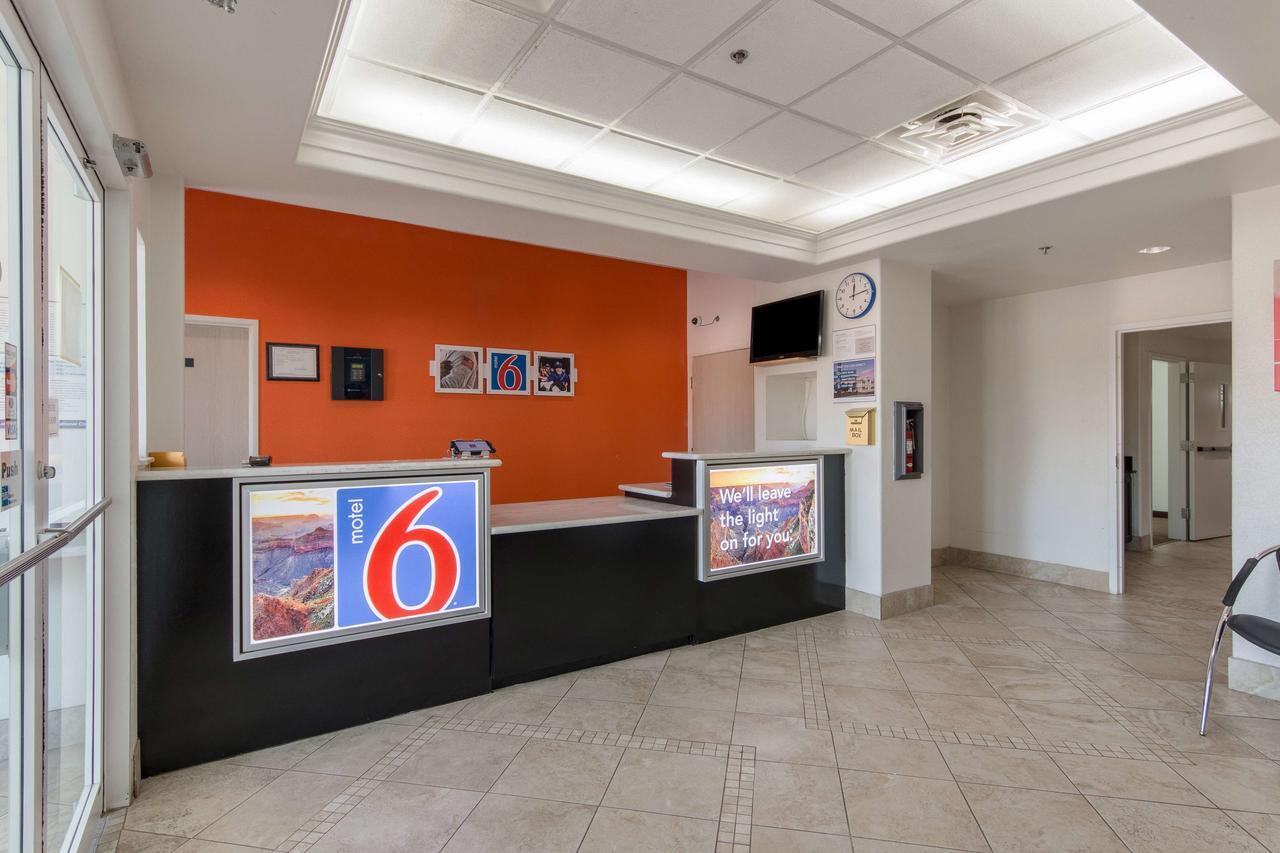 Motel 6-San Antonio, Tx - Downtown - Alamo Dome ภายนอก รูปภาพ