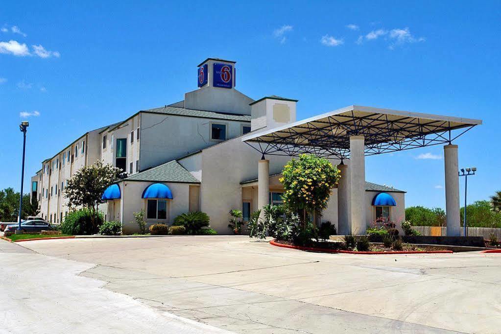 Motel 6-San Antonio, Tx - Downtown - Alamo Dome ภายนอก รูปภาพ
